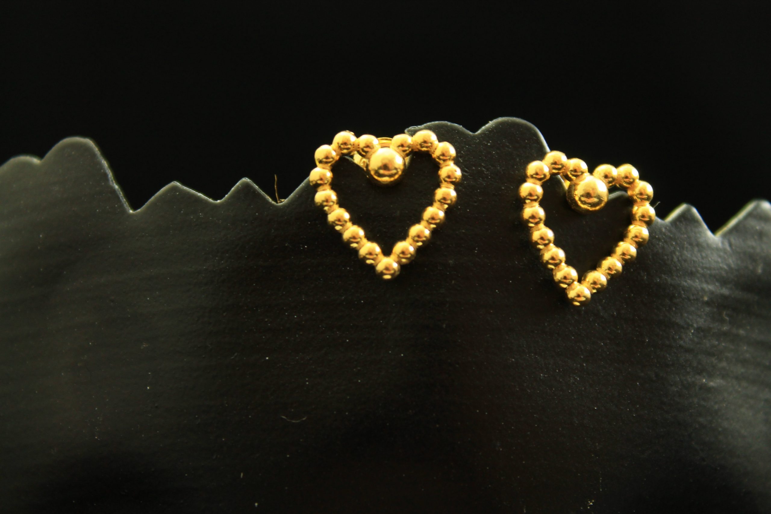 Herzförmige Ohrringe Gold